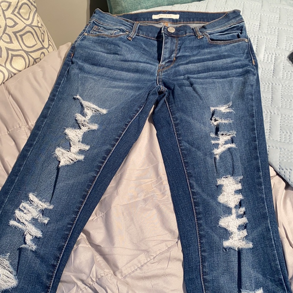 PacSun perfect fit jegging medium wash distressed with pockets size 24